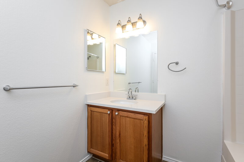 2,270/Mo, 1705 Hickory Creek Ln Rockwall, TX 75032 Bathroom View