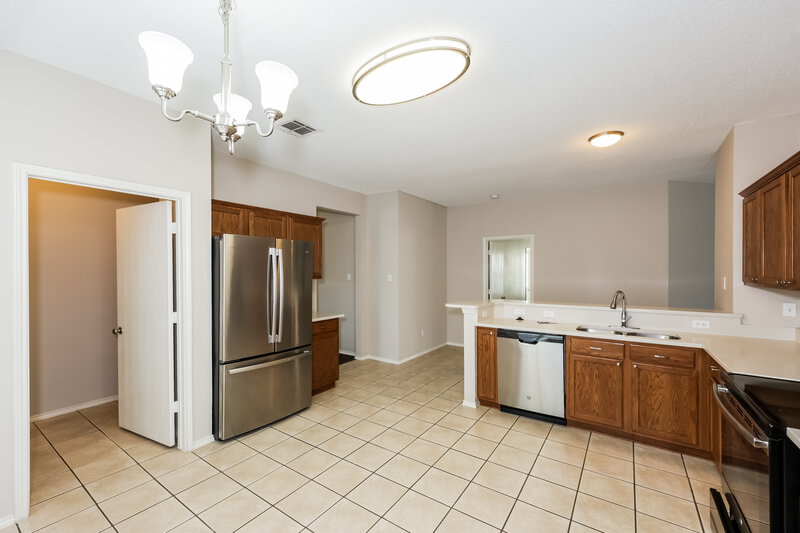 2,415/Mo, 712 Duke Drive Desoto, TX 75115 Kitchen View 2