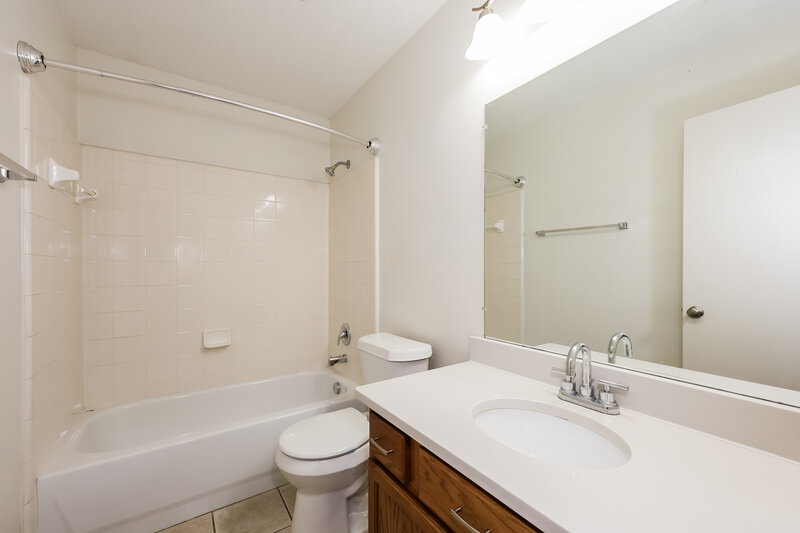 2,415/Mo, 712 Duke Drive Desoto, TX 75115 Bathroom View