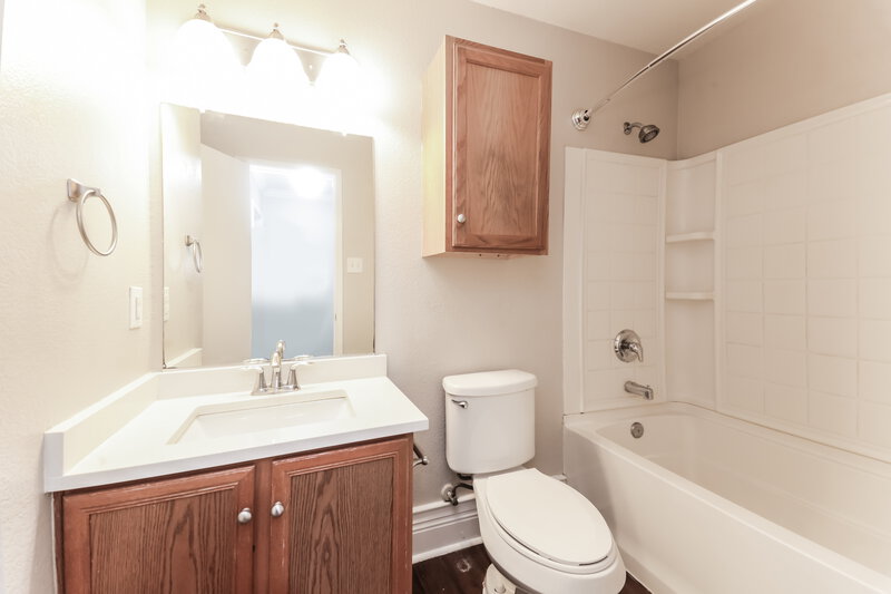1,870/Mo, 1210 Sage Dr Princeton, TX 75407 Bathroom View