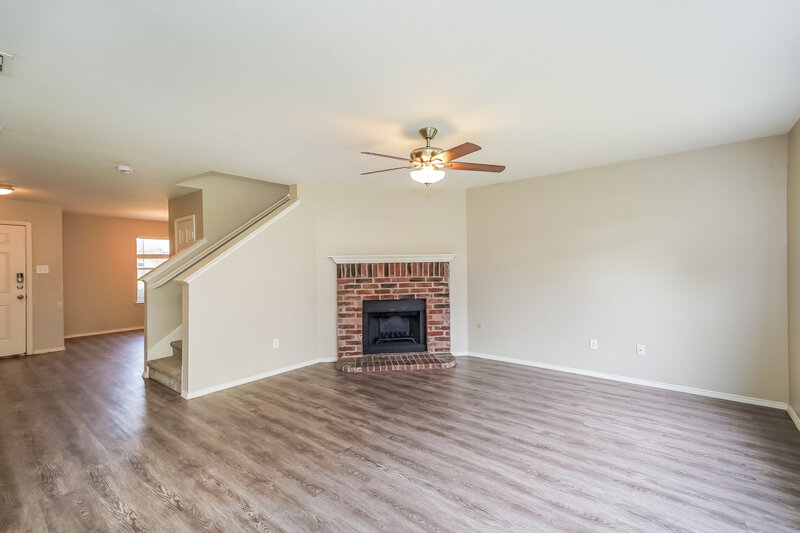 2,300/Mo, 2308 Overlook Ln Denton, TX 76207 Living Room View 2