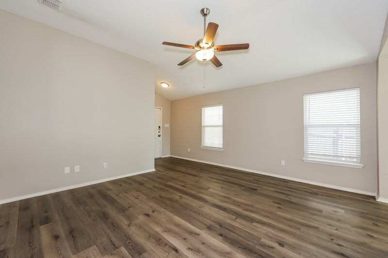 1,890/Mo, 7312 Moon Ridge Court Fort Worth, TX 76133 Living Room View 3