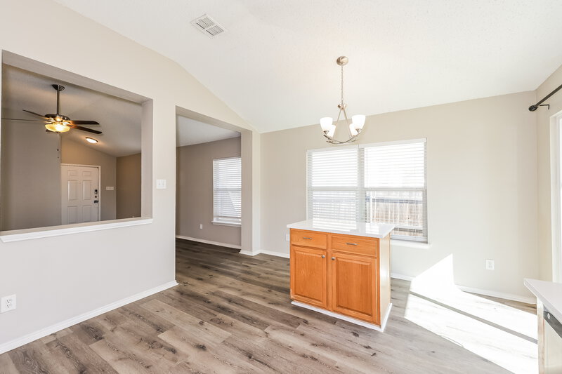 1,890/Mo, 7312 Moon Ridge Court Fort Worth, TX 76133 Dining Room View