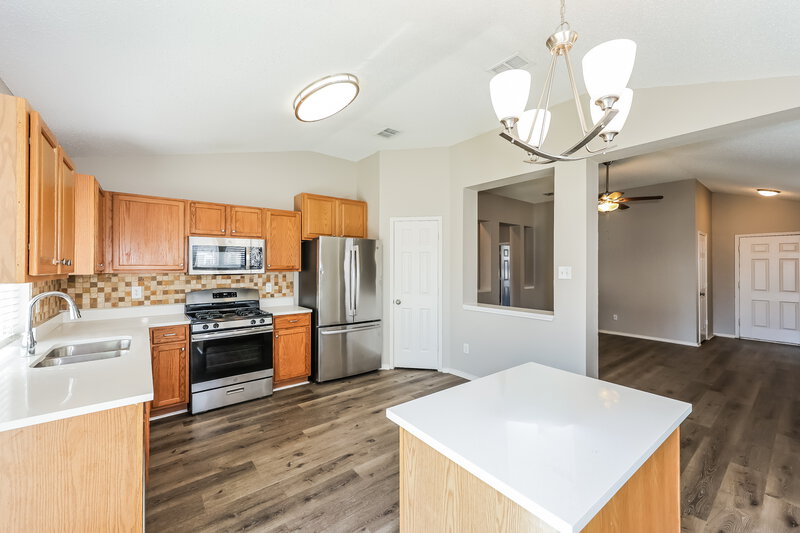 1,890/Mo, 7312 Moon Ridge Court Fort Worth, TX 76133 Kitchen View