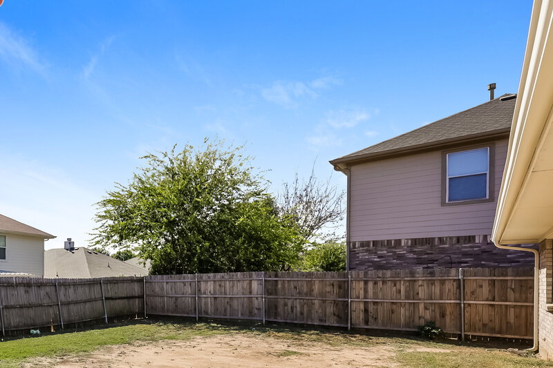 1,890/Mo, 7312 Moon Ridge Court Fort Worth, TX 76133 Backyard View