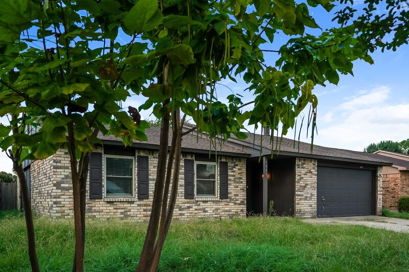 1,880/Mo, 1013 Fort Scott Trail Grand Prairie, TX 75052 Front View