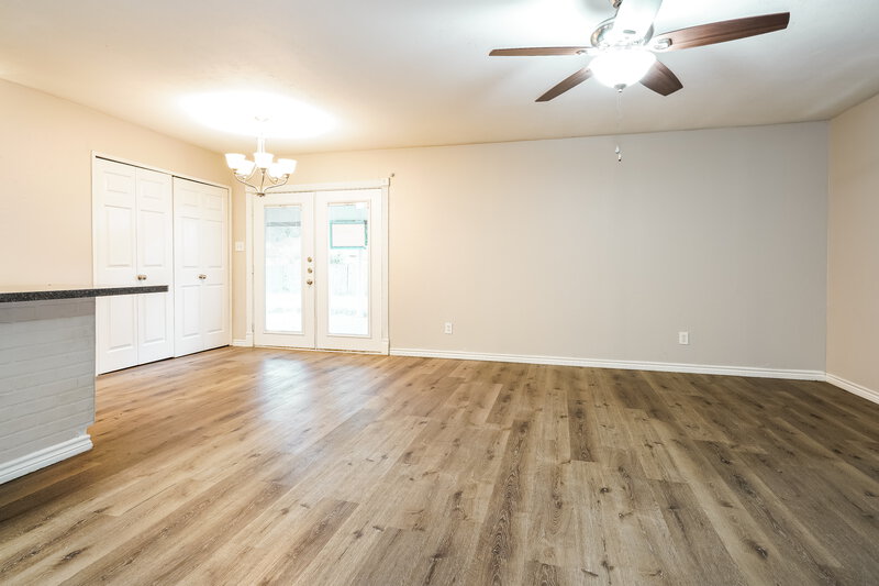 1,880/Mo, 1013 Fort Scott Trail Grand Prairie, TX 75052 Living Room View