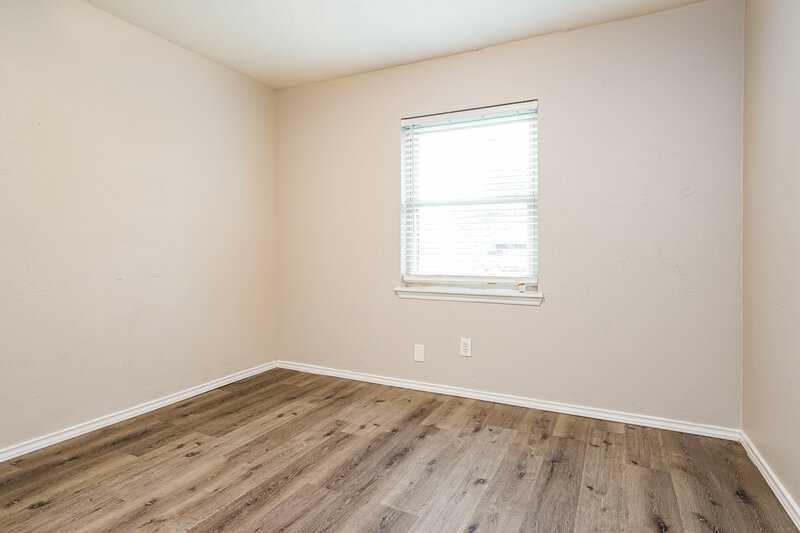 1,880/Mo, 1013 Fort Scott Trail Grand Prairie, TX 75052 Bedroom View 2