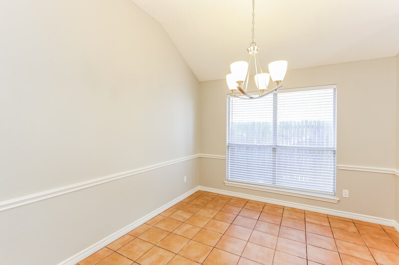 2,275/Mo, 508 Woodacre Dr Grand Prairie, TX 75052 Dining Room View