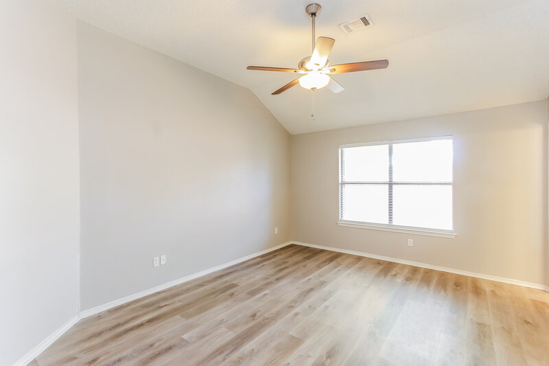 2,275/Mo, 508 Woodacre Dr Grand Prairie, TX 75052 Main Bedroom View 2