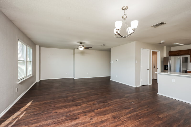 2,250/Mo, 533 Hearthstone Dr Lancaster, TX 75146 Dining Room View