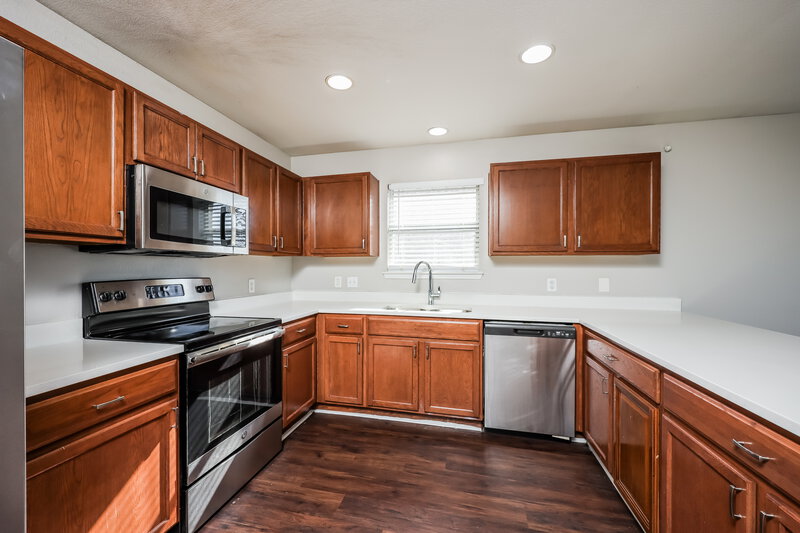 2,250/Mo, 533 Hearthstone Dr Lancaster, TX 75146 Kitchen View
