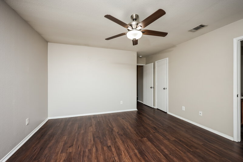 2,250/Mo, 533 Hearthstone Dr Lancaster, TX 75146 Main Bedroom View 2