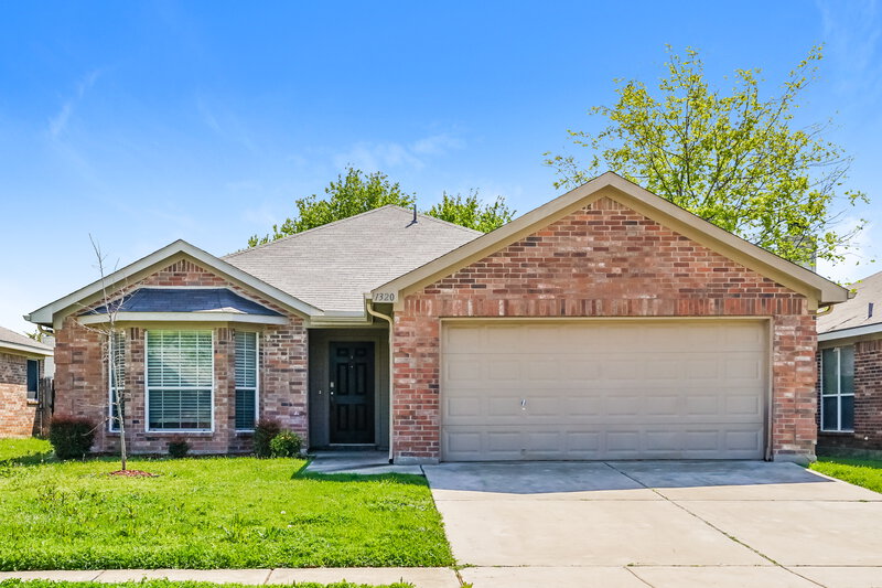 2,155/Mo, 1320 Sierra Blanca Dr Burleson, TX 76028 External View