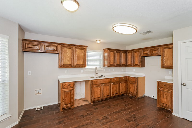 2,155/Mo, 1320 Sierra Blanca Dr Burleson, TX 76028 Kitchen View