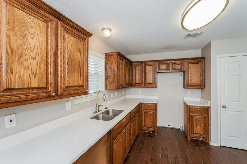 2,155/Mo, 1320 Sierra Blanca Dr Burleson, TX 76028 Kitchen View 3