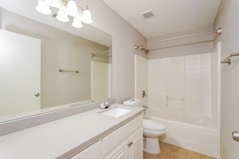 2,155/Mo, 1320 Sierra Blanca Dr Burleson, TX 76028 Bathroom View