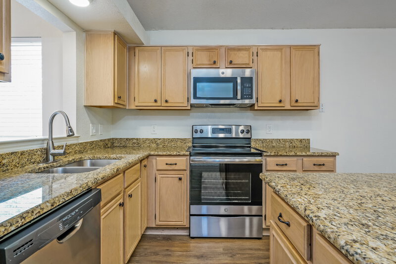 2,370/Mo, 419 Kimmel Dr Cedar Hill, TX 75104 Kitchen View