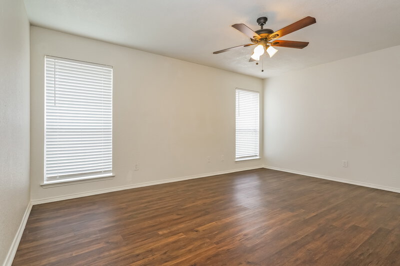 2,370/Mo, 419 Kimmel Dr Cedar Hill, TX 75104 Main Bedroom View