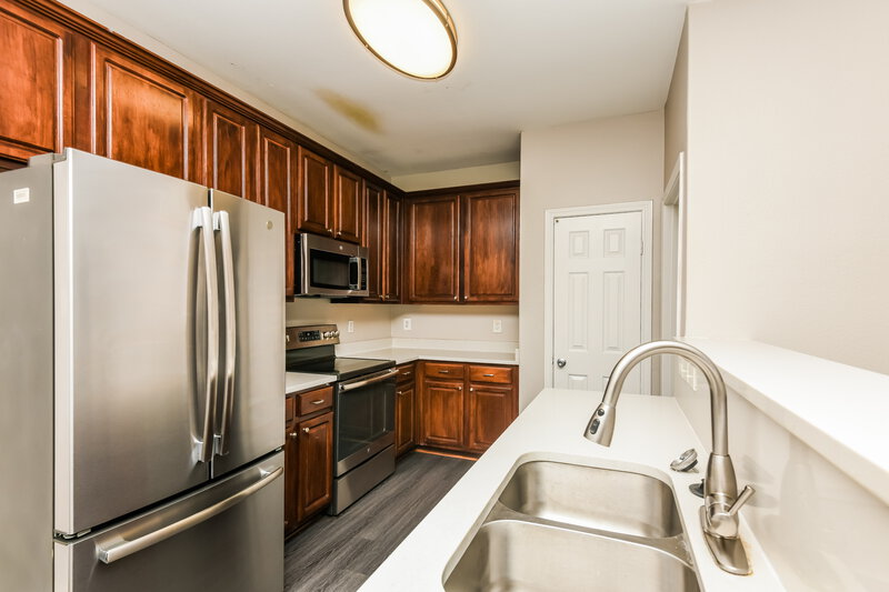 1,920/Mo, 2012 Alanbrooke Dr Fort Worth, TX 76140 Kitchen View 2