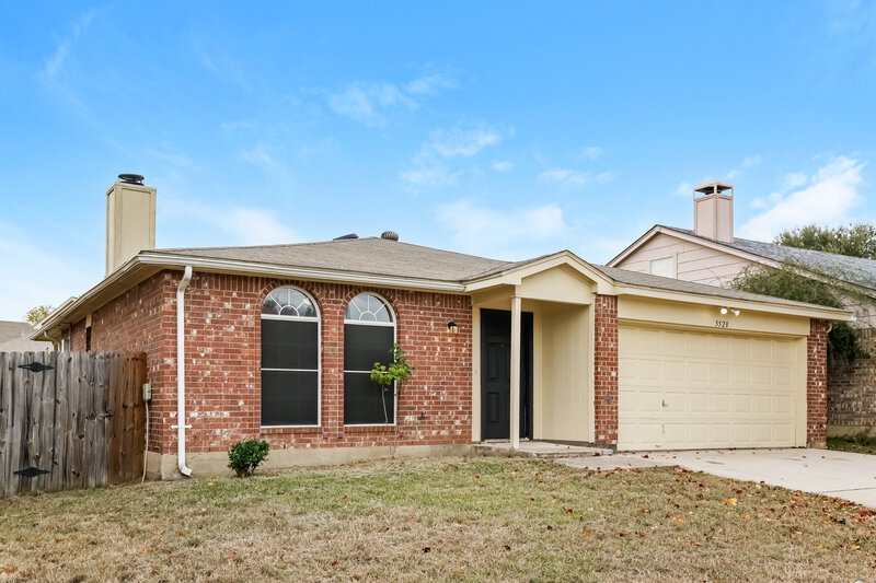 2,060/Mo, 5528 Edendale Drive Arlington, TX 76018 Front View