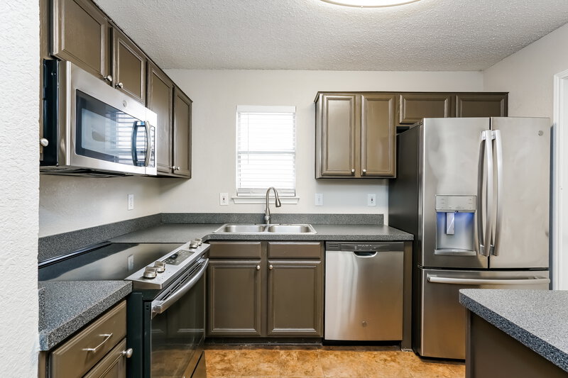 2,060/Mo, 5528 Edendale Drive Arlington, TX 76018 Kitchen View