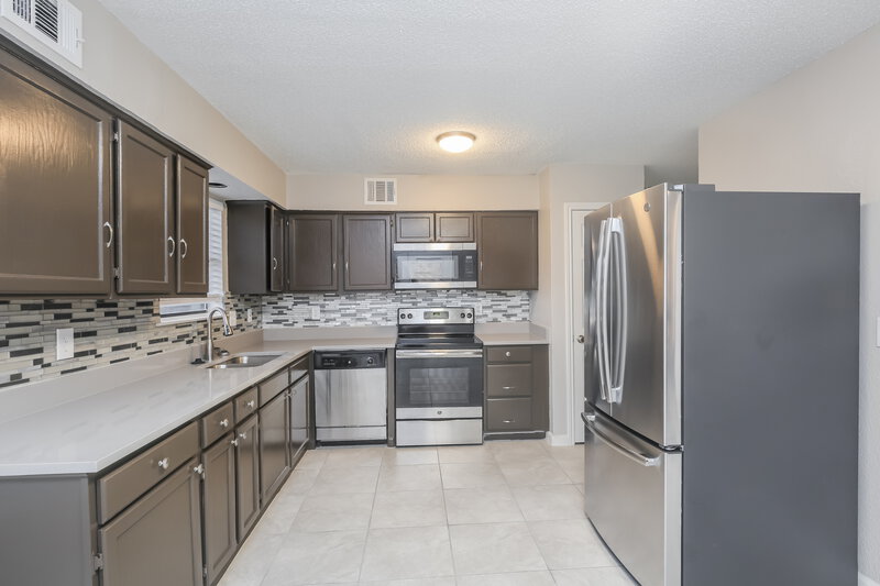 2,135/Mo, 2241 Collier Court Lancaster, TX 75146 Kitchen View