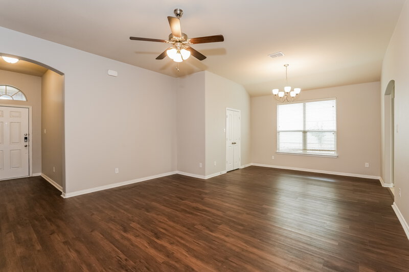 2,245/Mo, 1937 Belshire Ct Fort Worth, TX 76140 Living Room View 3