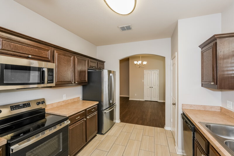 2,245/Mo, 1937 Belshire Ct Fort Worth, TX 76140 Kitchen View 2