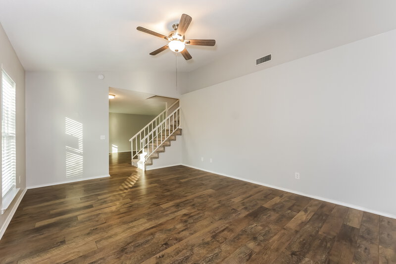 2,410/Mo, 305 Chapman St Cedar Hill, TX 75104 Living Room View 2
