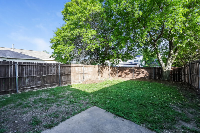 2,410/Mo, 305 Chapman St Cedar Hill, TX 75104 Backyard View