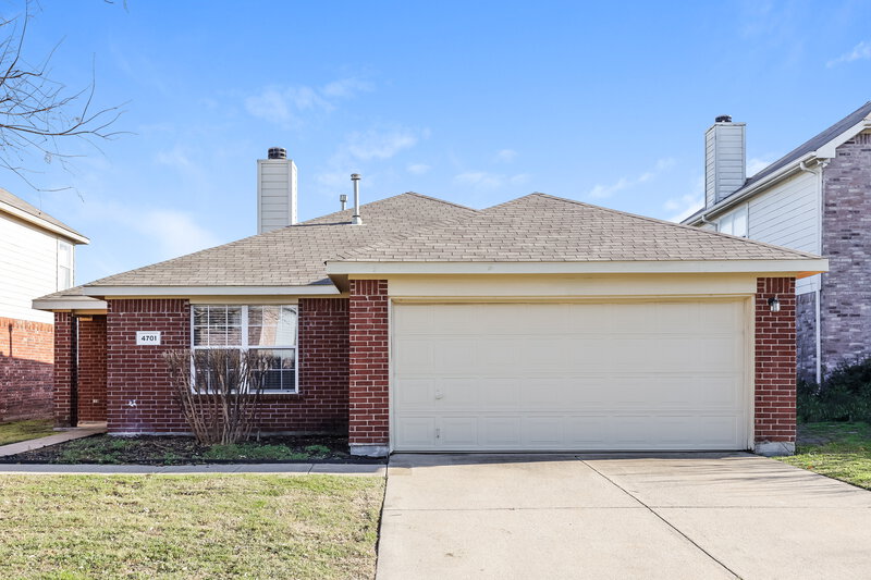 1,895/Mo, 4701 Palm Ridge Dr Fort Worth, TX 76133 External View