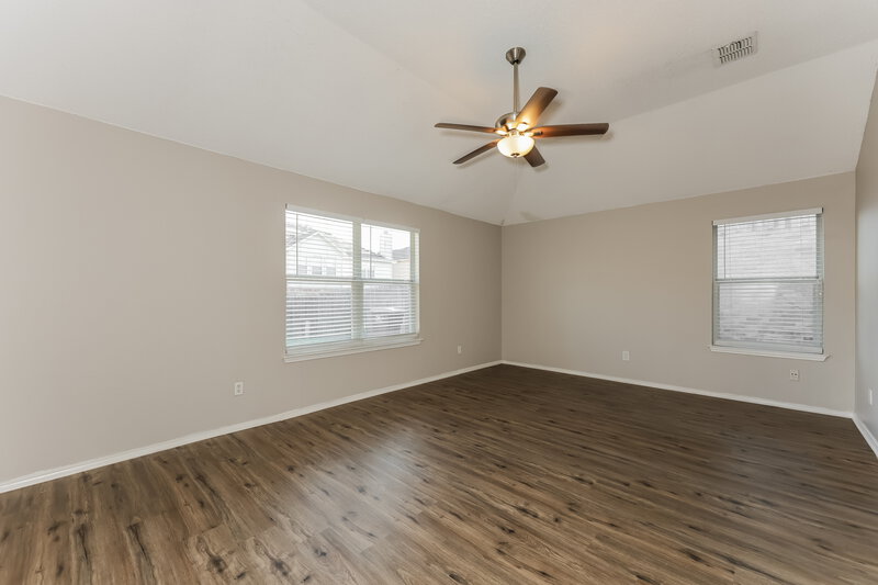 1,895/Mo, 4701 Palm Ridge Dr Fort Worth, TX 76133 Main Bedroom View
