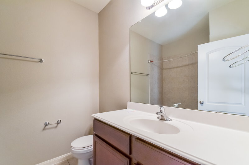 1,875/Mo, 2220 Mulberry Drive Anna, TX 75409 Bathroom View