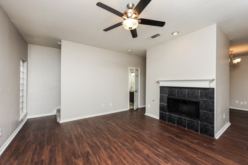 2,740/Mo, 307 Alpine Drive DeSoto, TX 75115 Living Room View
