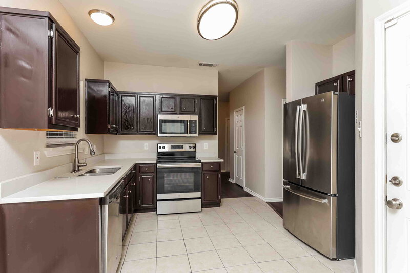2,740/Mo, 307 Alpine Drive DeSoto, TX 75115 Kitchen View 3