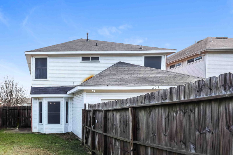 2,740/Mo, 307 Alpine Drive DeSoto, TX 75115 Rear View