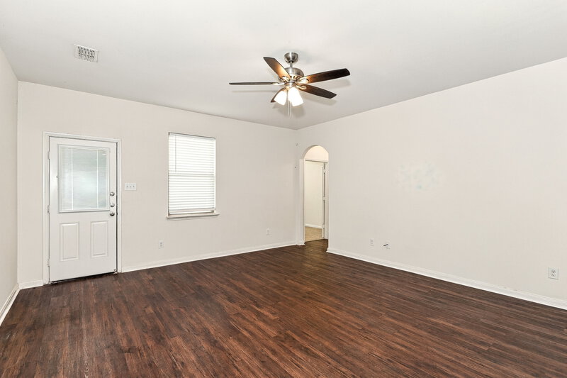 2,035/Mo, 14333 Wrangler Way Dallas, TX 75253 Living Room View 3