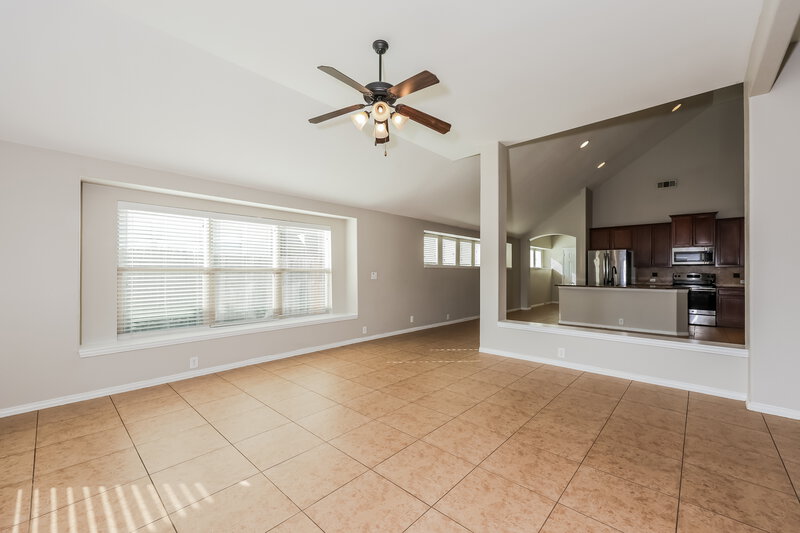 2,430/Mo, 656 Brooks St Crowley, TX 76036 Living Room View 2