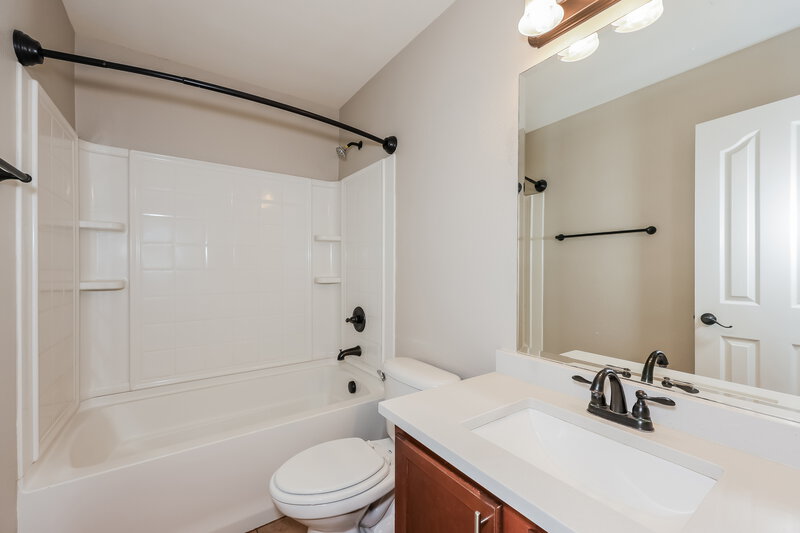 2,430/Mo, 656 Brooks St Crowley, TX 76036 Bathroom View