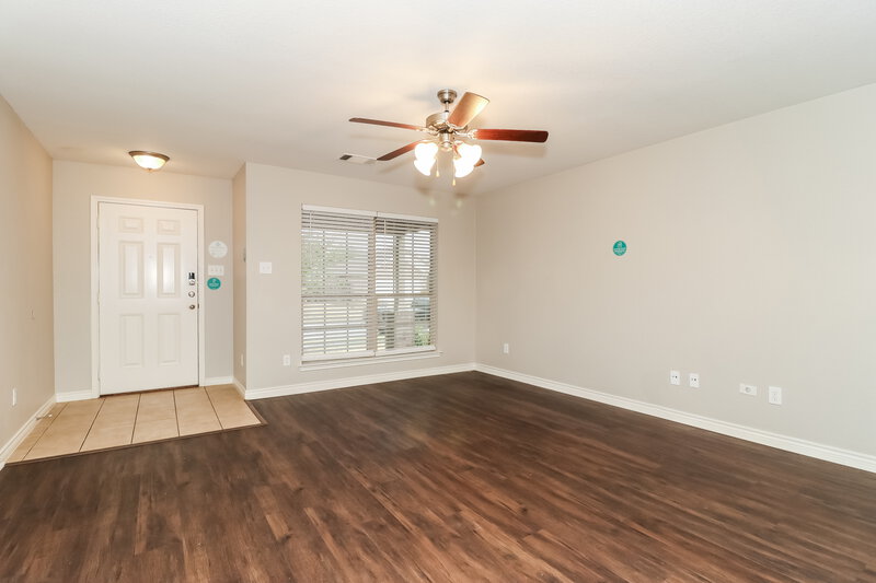 2,330/Mo, 1209 Maplewood Dr Crowley, TX 76036 Living Room View