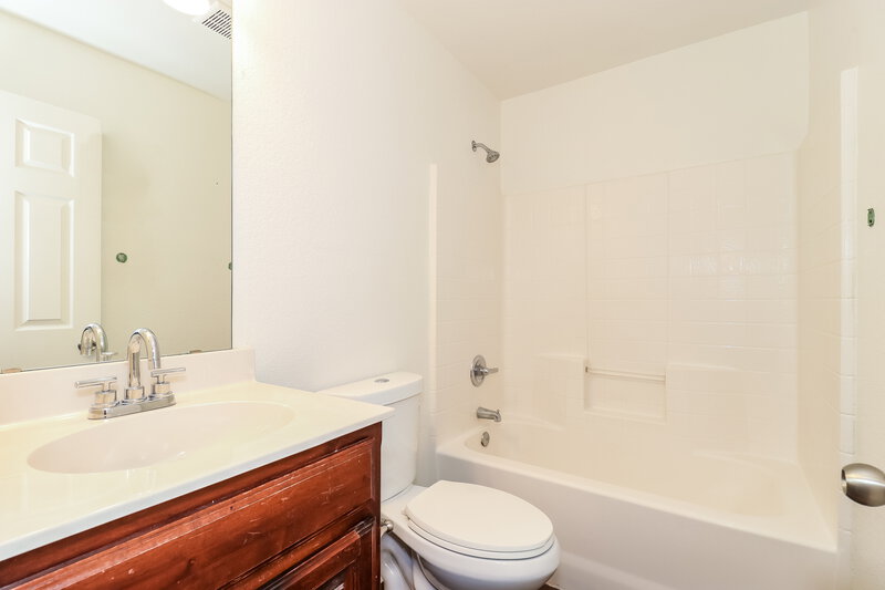 2,330/Mo, 1209 Maplewood Dr Crowley, TX 76036 Bathroom View