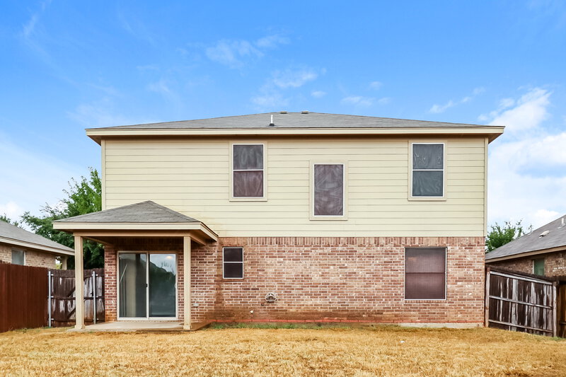 2,330/Mo, 1209 Maplewood Dr Crowley, TX 76036 Rear View 2