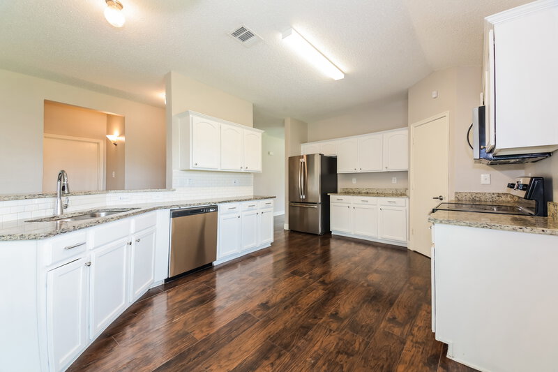 2,135/Mo, 1603 Venus Dr E Lancaster, TX 75134 Kitchen View