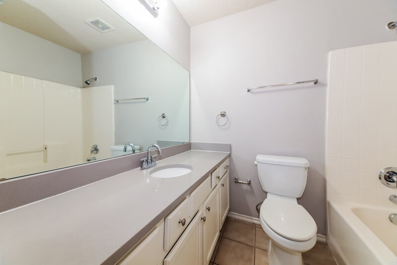 2,135/Mo, 1603 Venus Dr E Lancaster, TX 75134 Bathroom View