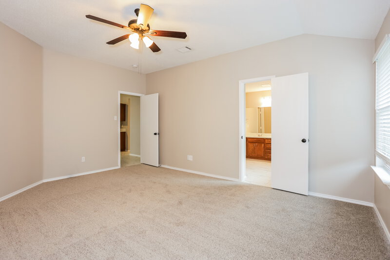 2,090/Mo, 720 Duke Dr Desoto, TX 75115 Main Bedroom View 2