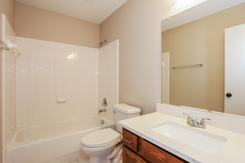 2,090/Mo, 720 Duke Dr Desoto, TX 75115 Bathroom View