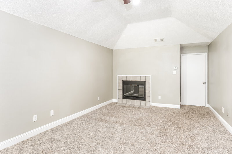 2,340/Mo, 6338 Los Altos Dr Mesquite, TX 75150 Main Bedroom View