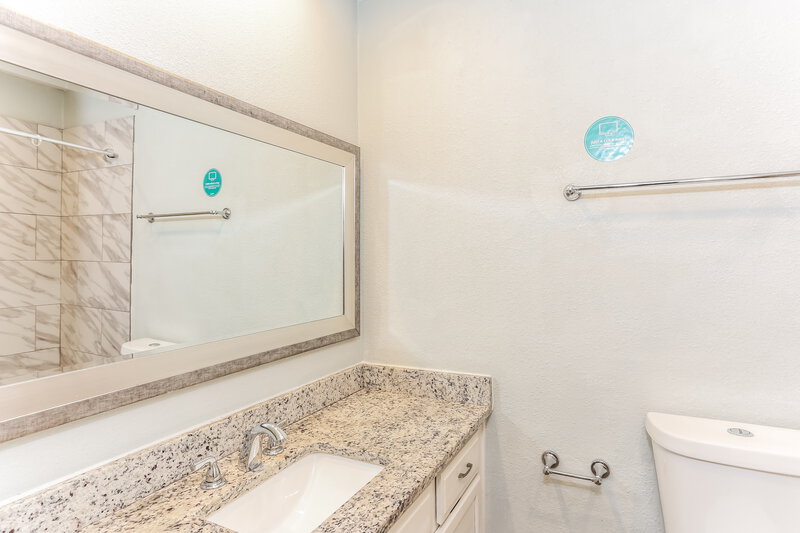 2,340/Mo, 6338 Los Altos Dr Mesquite, TX 75150 Bathroom View