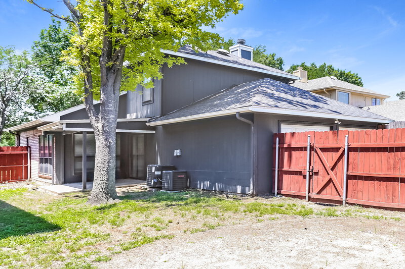2,340/Mo, 6338 Los Altos Dr Mesquite, TX 75150 Rear View 2